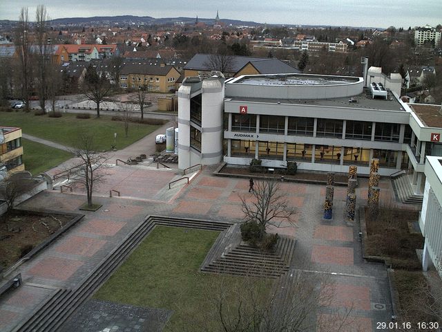 Foto der Webcam: Verwaltungsgeb&auml;ude, Innenhof mit Audimax, H&ouml;rsaal-Geb&auml;ude 1