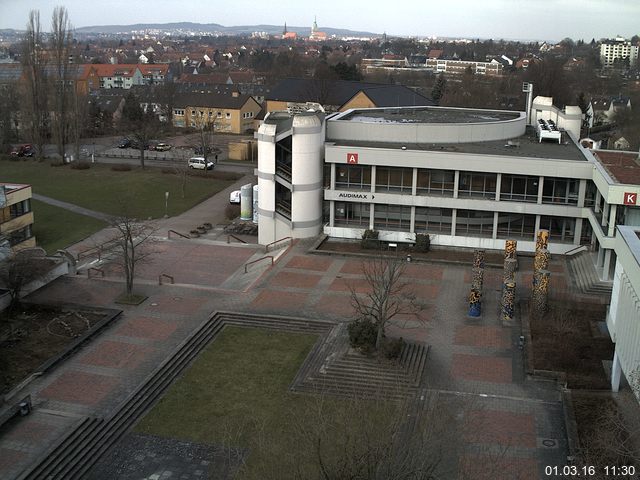 Foto der Webcam: Verwaltungsgeb&auml;ude, Innenhof mit Audimax, H&ouml;rsaal-Geb&auml;ude 1