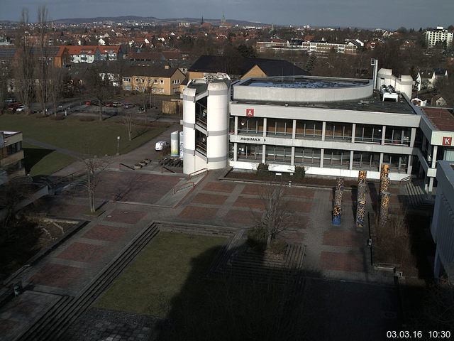 Foto der Webcam: Verwaltungsgeb&auml;ude, Innenhof mit Audimax, H&ouml;rsaal-Geb&auml;ude 1