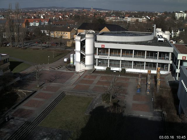 Foto der Webcam: Verwaltungsgeb&auml;ude, Innenhof mit Audimax, H&ouml;rsaal-Geb&auml;ude 1