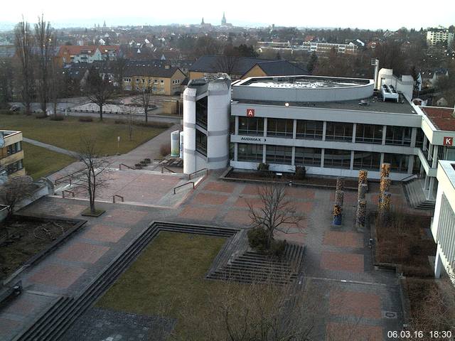Foto der Webcam: Verwaltungsgeb&auml;ude, Innenhof mit Audimax, H&ouml;rsaal-Geb&auml;ude 1