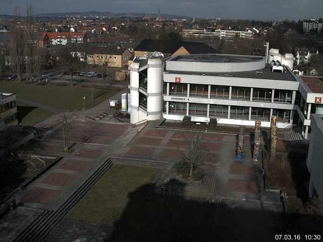 Foto der Webcam: Verwaltungsgeb&auml;ude, Innenhof mit Audimax, H&ouml;rsaal-Geb&auml;ude 1