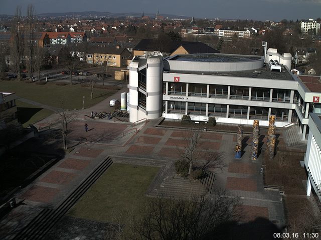Foto der Webcam: Verwaltungsgeb&auml;ude, Innenhof mit Audimax, H&ouml;rsaal-Geb&auml;ude 1