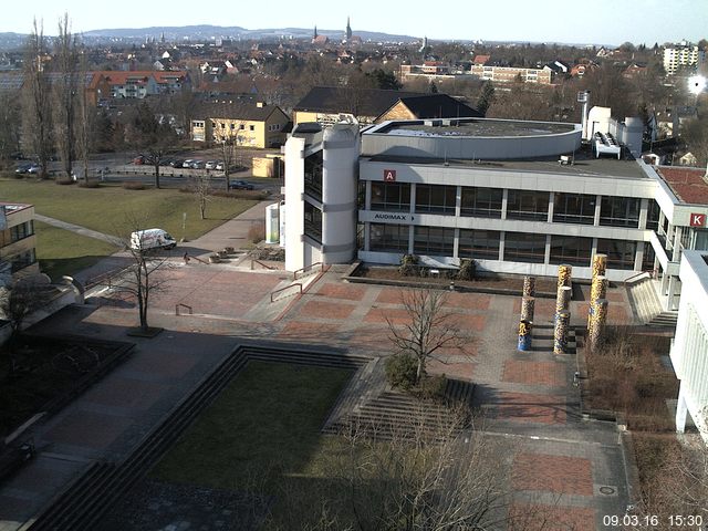 Foto der Webcam: Verwaltungsgeb&auml;ude, Innenhof mit Audimax, H&ouml;rsaal-Geb&auml;ude 1