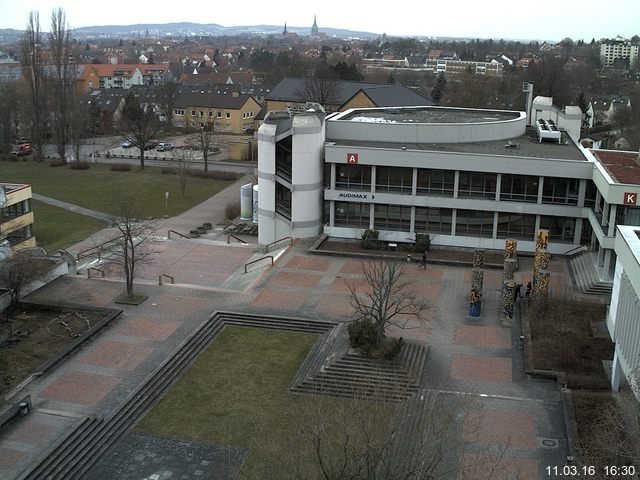 Foto der Webcam: Verwaltungsgeb&auml;ude, Innenhof mit Audimax, H&ouml;rsaal-Geb&auml;ude 1