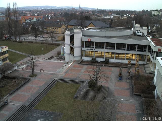 Foto der Webcam: Verwaltungsgeb&auml;ude, Innenhof mit Audimax, H&ouml;rsaal-Geb&auml;ude 1