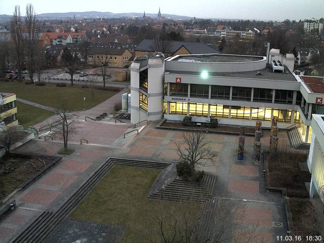 Foto der Webcam: Verwaltungsgeb&auml;ude, Innenhof mit Audimax, H&ouml;rsaal-Geb&auml;ude 1