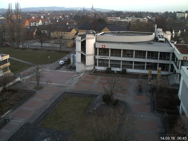 Foto der Webcam: Verwaltungsgeb&auml;ude, Innenhof mit Audimax, H&ouml;rsaal-Geb&auml;ude 1