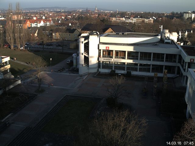 Foto der Webcam: Verwaltungsgeb&auml;ude, Innenhof mit Audimax, H&ouml;rsaal-Geb&auml;ude 1