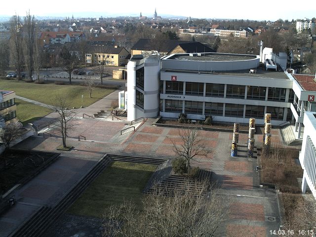 Foto der Webcam: Verwaltungsgeb&auml;ude, Innenhof mit Audimax, H&ouml;rsaal-Geb&auml;ude 1