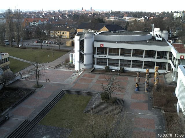 Foto der Webcam: Verwaltungsgeb&auml;ude, Innenhof mit Audimax, H&ouml;rsaal-Geb&auml;ude 1