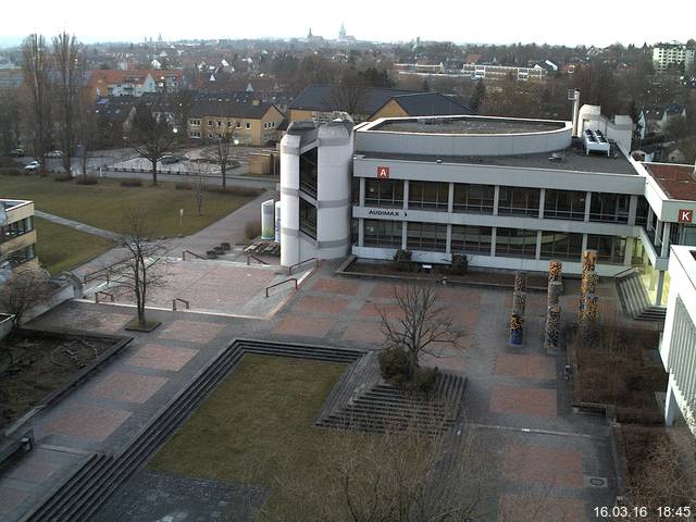 Foto der Webcam: Verwaltungsgeb&auml;ude, Innenhof mit Audimax, H&ouml;rsaal-Geb&auml;ude 1