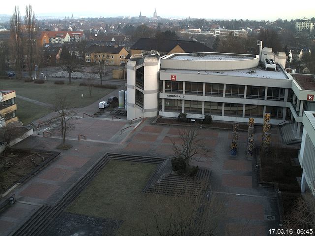 Foto der Webcam: Verwaltungsgeb&auml;ude, Innenhof mit Audimax, H&ouml;rsaal-Geb&auml;ude 1