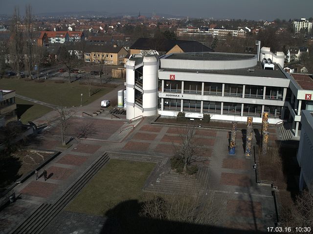 Foto der Webcam: Verwaltungsgeb&auml;ude, Innenhof mit Audimax, H&ouml;rsaal-Geb&auml;ude 1
