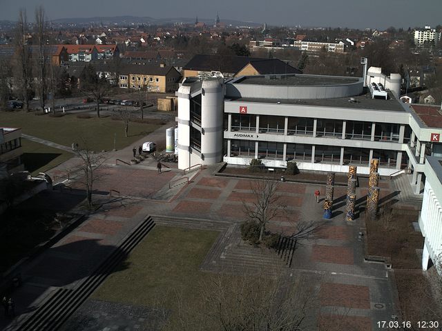 Foto der Webcam: Verwaltungsgeb&auml;ude, Innenhof mit Audimax, H&ouml;rsaal-Geb&auml;ude 1