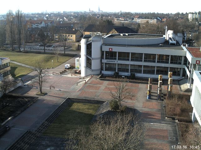 Foto der Webcam: Verwaltungsgeb&auml;ude, Innenhof mit Audimax, H&ouml;rsaal-Geb&auml;ude 1