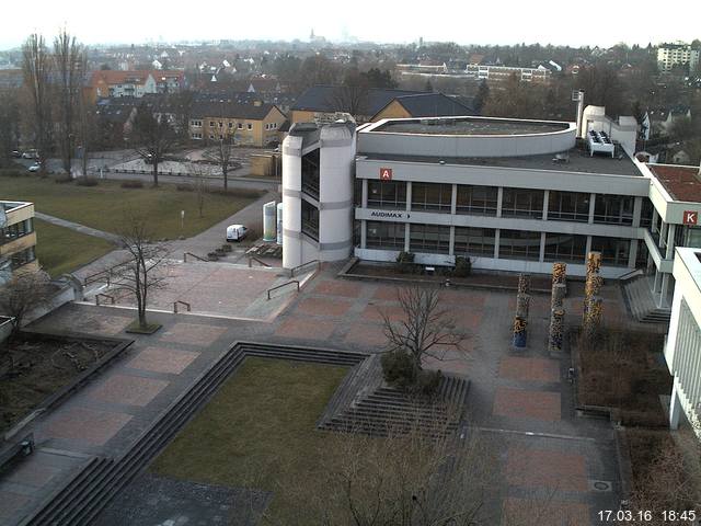 Foto der Webcam: Verwaltungsgeb&auml;ude, Innenhof mit Audimax, H&ouml;rsaal-Geb&auml;ude 1