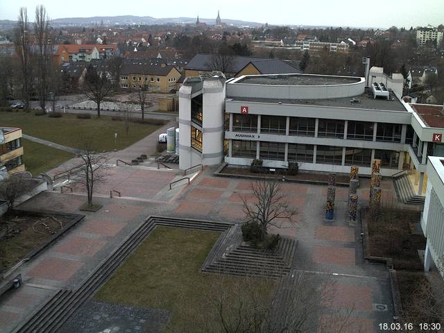 Foto der Webcam: Verwaltungsgeb&auml;ude, Innenhof mit Audimax, H&ouml;rsaal-Geb&auml;ude 1