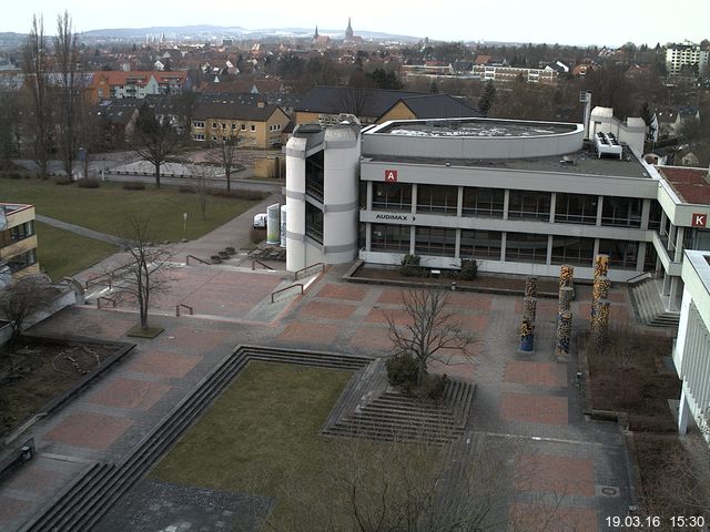 Foto der Webcam: Verwaltungsgeb&auml;ude, Innenhof mit Audimax, H&ouml;rsaal-Geb&auml;ude 1
