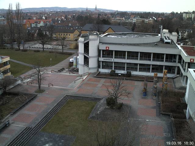 Foto der Webcam: Verwaltungsgeb&auml;ude, Innenhof mit Audimax, H&ouml;rsaal-Geb&auml;ude 1