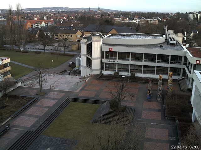 Foto der Webcam: Verwaltungsgeb&auml;ude, Innenhof mit Audimax, H&ouml;rsaal-Geb&auml;ude 1