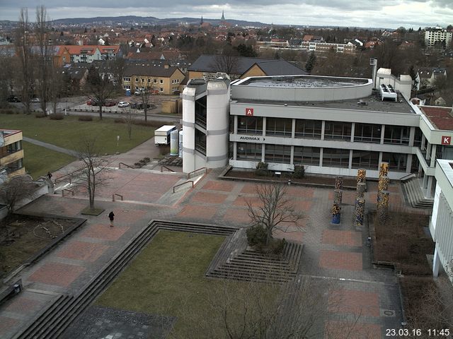 Foto der Webcam: Verwaltungsgeb&auml;ude, Innenhof mit Audimax, H&ouml;rsaal-Geb&auml;ude 1
