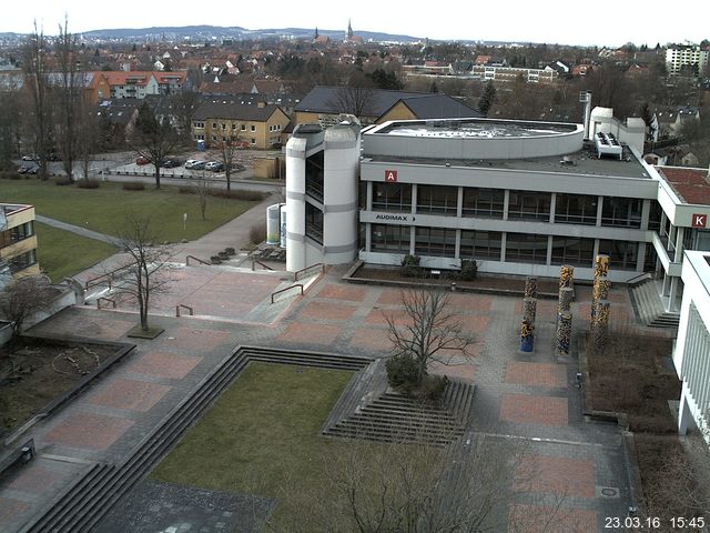 Foto der Webcam: Verwaltungsgeb&auml;ude, Innenhof mit Audimax, H&ouml;rsaal-Geb&auml;ude 1