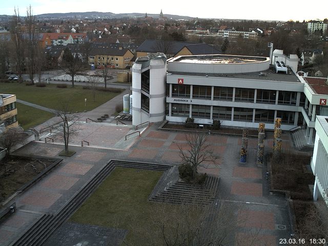 Foto der Webcam: Verwaltungsgeb&auml;ude, Innenhof mit Audimax, H&ouml;rsaal-Geb&auml;ude 1
