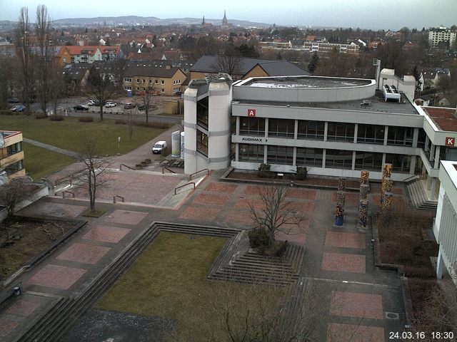 Foto der Webcam: Verwaltungsgeb&auml;ude, Innenhof mit Audimax, H&ouml;rsaal-Geb&auml;ude 1