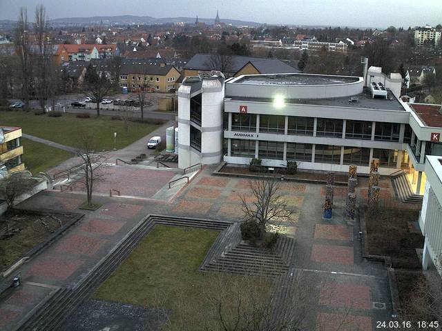 Foto der Webcam: Verwaltungsgeb&auml;ude, Innenhof mit Audimax, H&ouml;rsaal-Geb&auml;ude 1