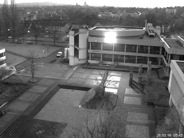 Foto der Webcam: Verwaltungsgeb&auml;ude, Innenhof mit Audimax, H&ouml;rsaal-Geb&auml;ude 1