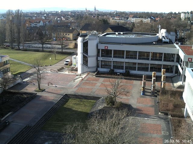 Foto der Webcam: Verwaltungsgeb&auml;ude, Innenhof mit Audimax, H&ouml;rsaal-Geb&auml;ude 1