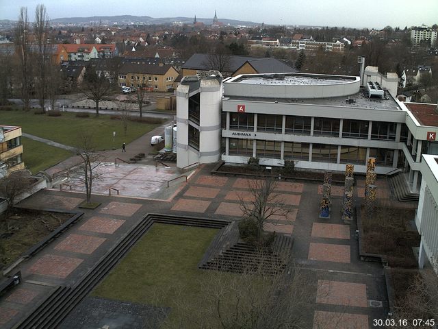 Foto der Webcam: Verwaltungsgeb&auml;ude, Innenhof mit Audimax, H&ouml;rsaal-Geb&auml;ude 1
