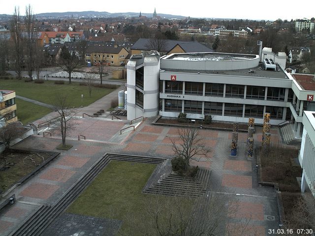 Foto der Webcam: Verwaltungsgeb&auml;ude, Innenhof mit Audimax, H&ouml;rsaal-Geb&auml;ude 1