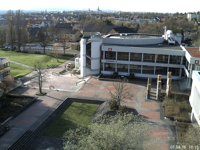 Foto der Webcam: Verwaltungsgeb&auml;ude, Innenhof mit Audimax, H&ouml;rsaal-Geb&auml;ude 1