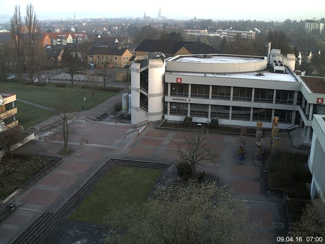 Foto der Webcam: Verwaltungsgeb&auml;ude, Innenhof mit Audimax, H&ouml;rsaal-Geb&auml;ude 1