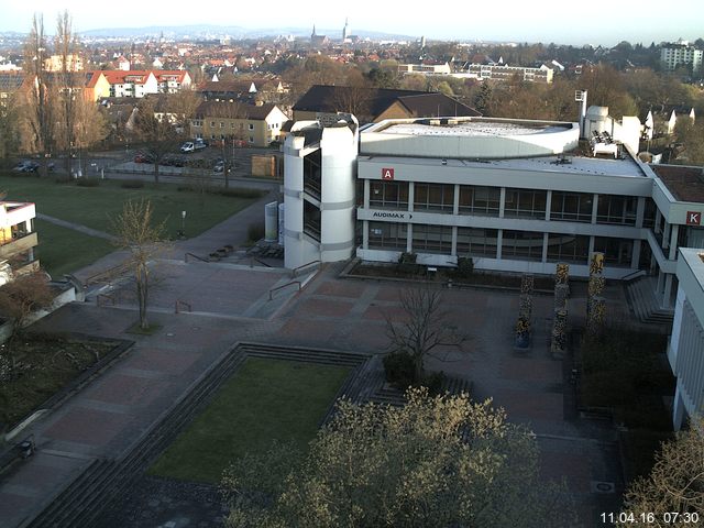 Foto der Webcam: Verwaltungsgeb&auml;ude, Innenhof mit Audimax, H&ouml;rsaal-Geb&auml;ude 1