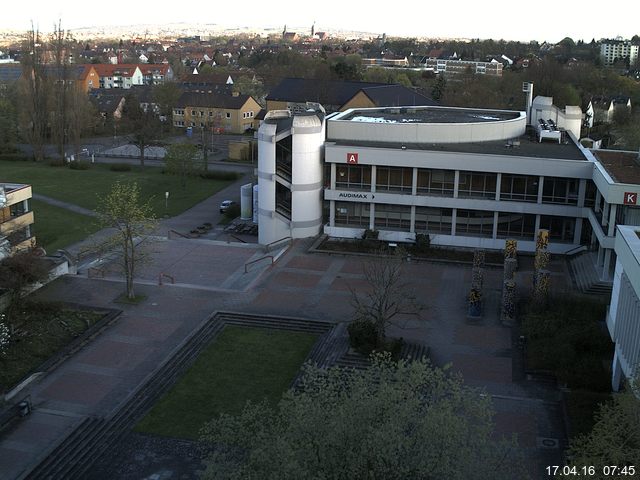 Foto der Webcam: Verwaltungsgeb&auml;ude, Innenhof mit Audimax, H&ouml;rsaal-Geb&auml;ude 1