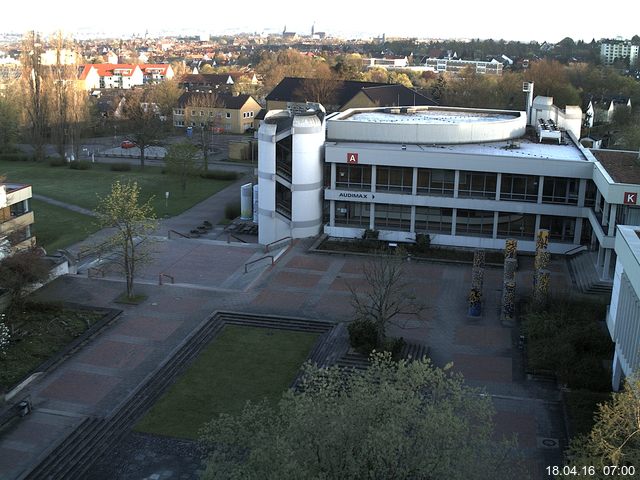 Foto der Webcam: Verwaltungsgeb&auml;ude, Innenhof mit Audimax, H&ouml;rsaal-Geb&auml;ude 1