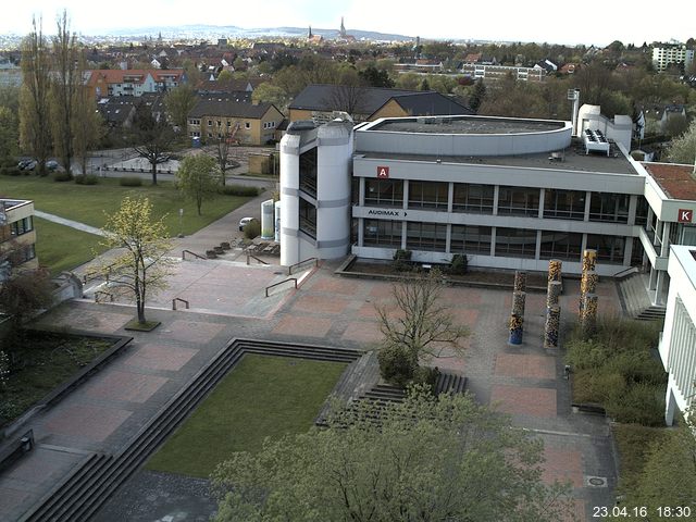 Foto der Webcam: Verwaltungsgeb&auml;ude, Innenhof mit Audimax, H&ouml;rsaal-Geb&auml;ude 1