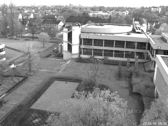 Foto der Webcam: Verwaltungsgeb&auml;ude, Innenhof mit Audimax, H&ouml;rsaal-Geb&auml;ude 1