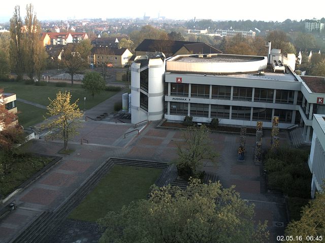 Foto der Webcam: Verwaltungsgeb&auml;ude, Innenhof mit Audimax, H&ouml;rsaal-Geb&auml;ude 1