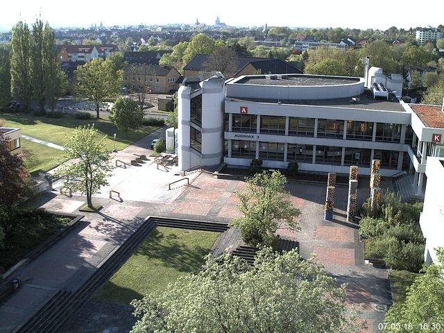 Foto der Webcam: Verwaltungsgeb&auml;ude, Innenhof mit Audimax, H&ouml;rsaal-Geb&auml;ude 1