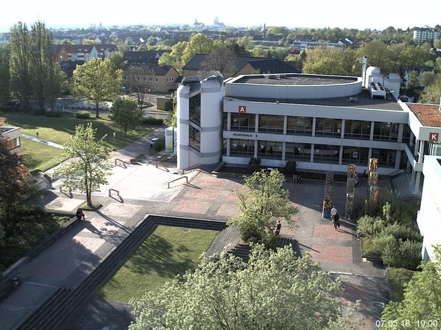 Foto der Webcam: Verwaltungsgeb&auml;ude, Innenhof mit Audimax, H&ouml;rsaal-Geb&auml;ude 1