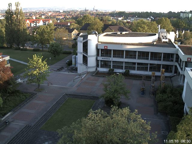 Foto der Webcam: Verwaltungsgeb&auml;ude, Innenhof mit Audimax, H&ouml;rsaal-Geb&auml;ude 1