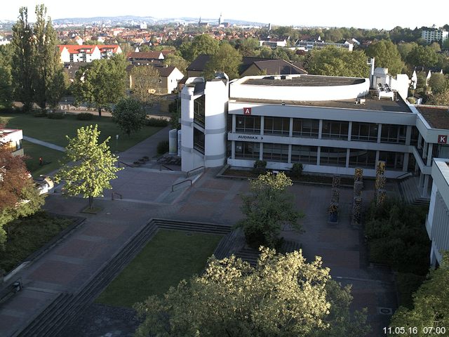 Foto der Webcam: Verwaltungsgeb&auml;ude, Innenhof mit Audimax, H&ouml;rsaal-Geb&auml;ude 1