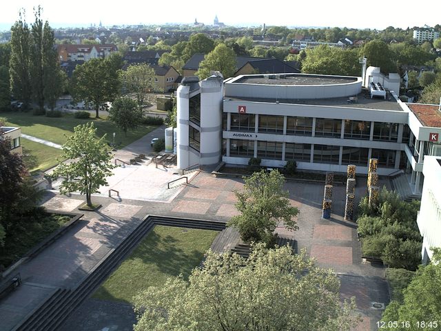Foto der Webcam: Verwaltungsgeb&auml;ude, Innenhof mit Audimax, H&ouml;rsaal-Geb&auml;ude 1