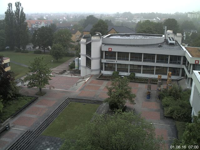 Foto der Webcam: Verwaltungsgeb&auml;ude, Innenhof mit Audimax, H&ouml;rsaal-Geb&auml;ude 1