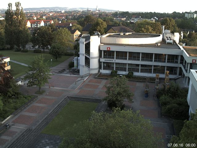 Foto der Webcam: Verwaltungsgeb&auml;ude, Innenhof mit Audimax, H&ouml;rsaal-Geb&auml;ude 1
