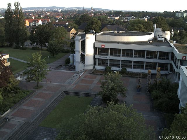 Foto der Webcam: Verwaltungsgeb&auml;ude, Innenhof mit Audimax, H&ouml;rsaal-Geb&auml;ude 1